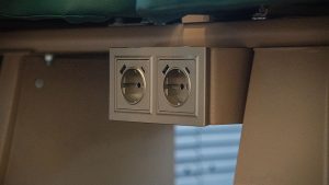 Розетки в поезде Буревестник
