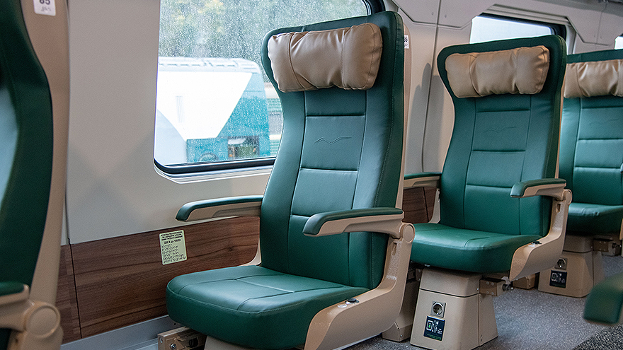 Фото сидячих бизнес-класса в поезде Буревестник