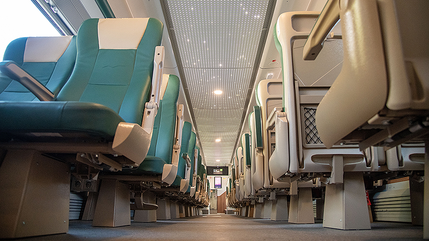 Фото сидячих мест эконом-класса в поезде Буревестник